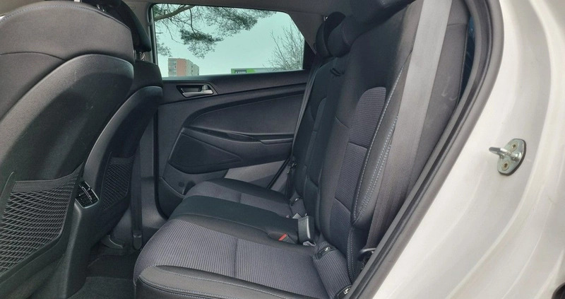 Hyundai Tucson cena 61900 przebieg: 174000, rok produkcji 2016 z Kamieńsk małe 211